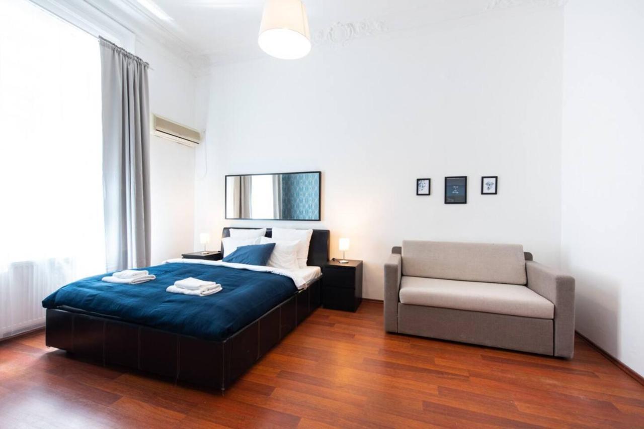 Very central convenient large AC place Budapest Extérieur photo