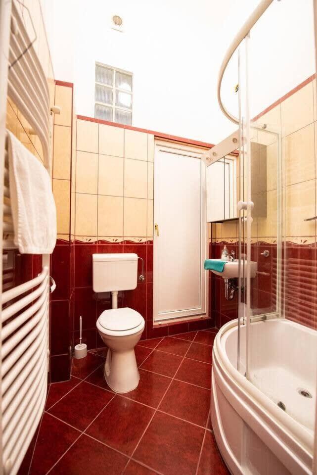 Very central convenient large AC place Budapest Extérieur photo