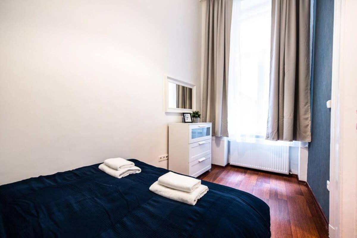 Very central convenient large AC place Budapest Extérieur photo