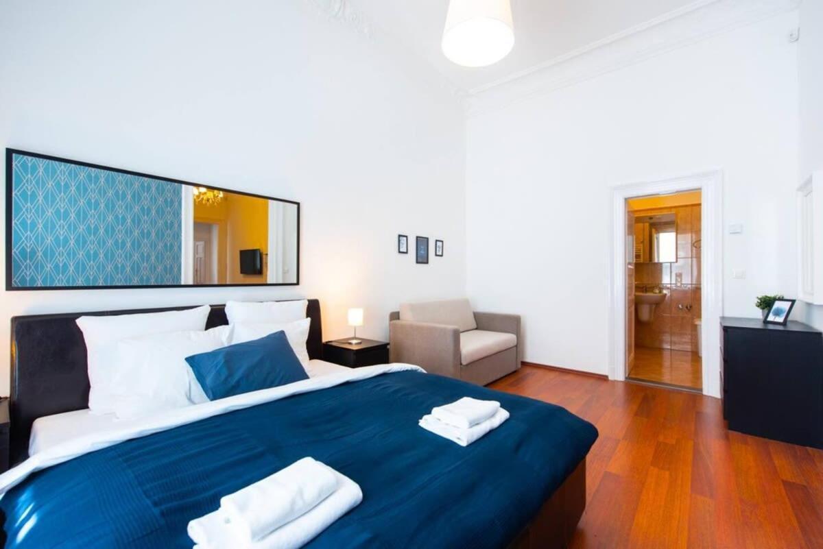 Very central convenient large AC place Budapest Extérieur photo