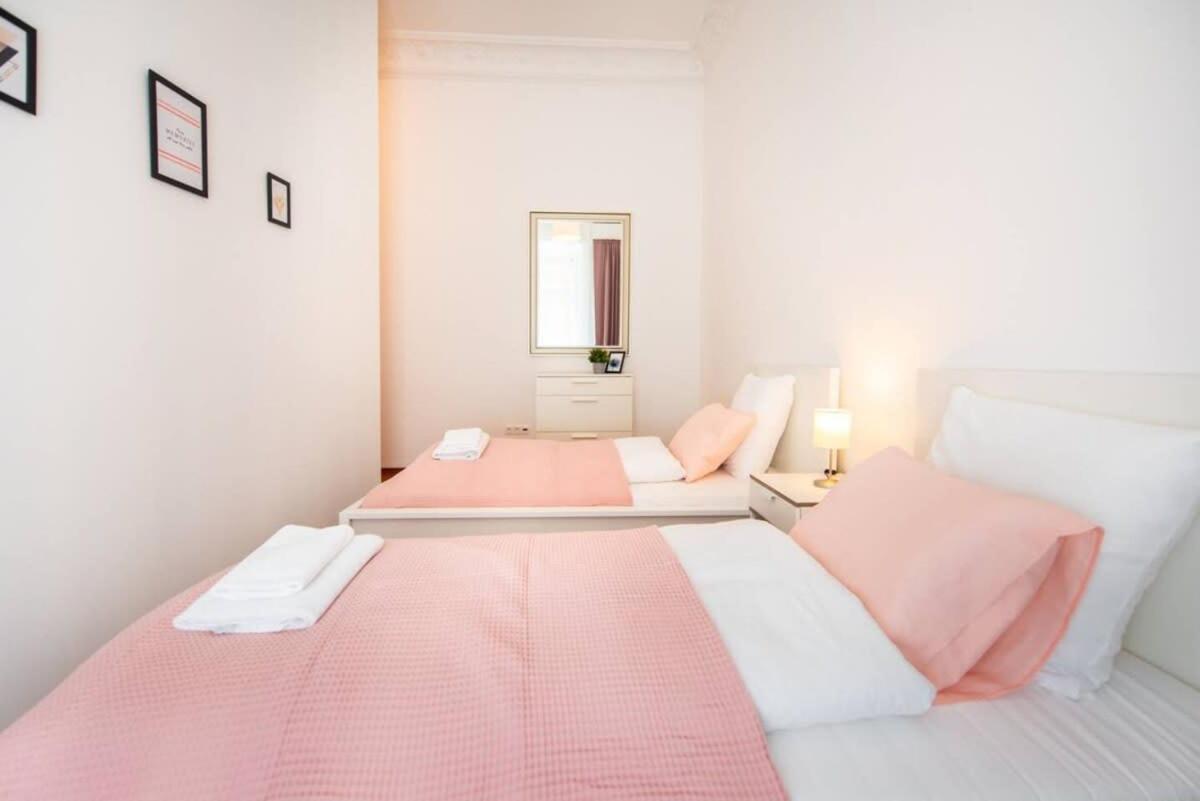 Very central convenient large AC place Budapest Extérieur photo